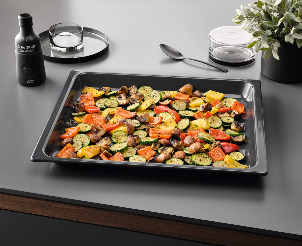 Genuine Miele multi-purpose tray with PerfectClean finish HUBB71 Universal tray anthracite 9519840