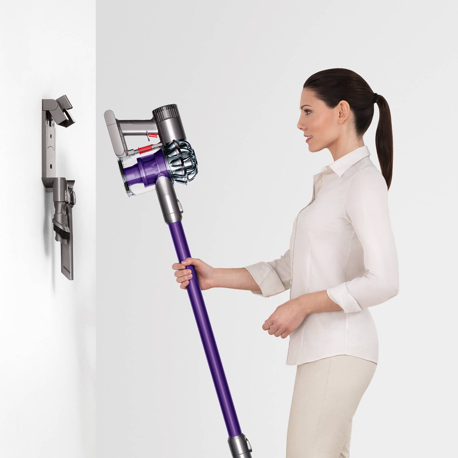 Aspiradora vertical inalámbrica Dyson V6 Animal, color morado 210692-01
